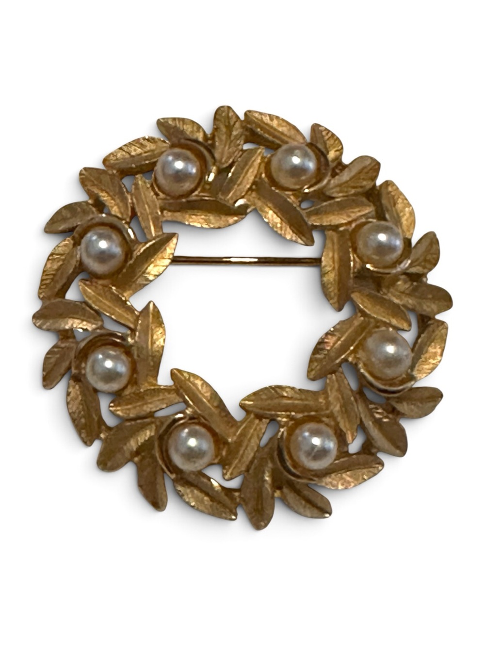 Vintage Avon Gold Tone Pearl Laurel Wreath Brooch